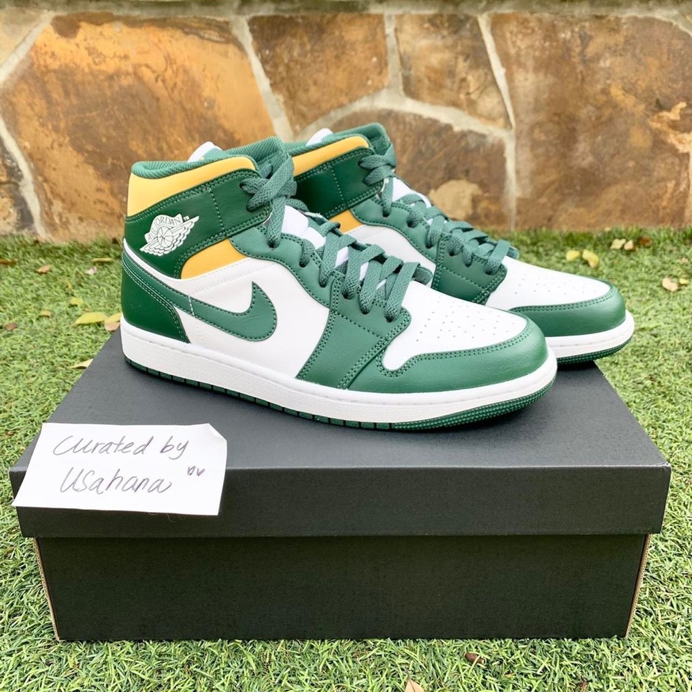 Men’s Nike Air Jordan 1 mid white green shoes - Picture 2 of 4
